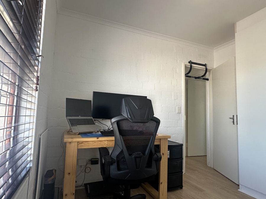 To Let 2 Bedroom Property for Rent in Parklands Western Cape